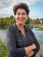 Maria Massari - Gérante associée de Linguatours - visites guidées des chateaux de la Loire, guide-interprète et traduction Maria Massari - Gérante associée de Linguatours - visites guidées des chateaux de la Loire, guide-interprète et traduction