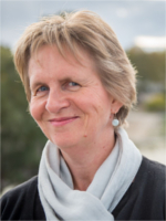 Nathalie Guiet - Responsable commerciale associée de Linguatours - visites guidées des chateaux de la Loire, guide-interprète et traduction Nathalie Guiet - Responsable commerciale associée de Linguatours - visites guidées des chateaux de la Loire, guide-interprète et traduction